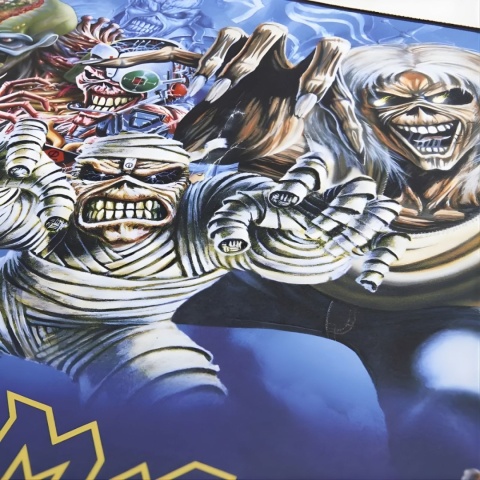 Podkładka XXL Iron Maiden 900x400 mm – gamingowa mata pod mysz i klawiaturę, Eddie, antypoślizgowa, 3 mm