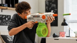 PISTOLET BLASTER HIP SHOT ENDLESS STRIKER 40 STRZAŁEK ZASIĘG 23M 8+