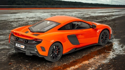 Zdalnie sterowany samochód McLaren 675LT RC 1:14 – pomarańczowy Zdalnie sterowany samochód McLaren 675LT RC 1:14 – pomarańczowy